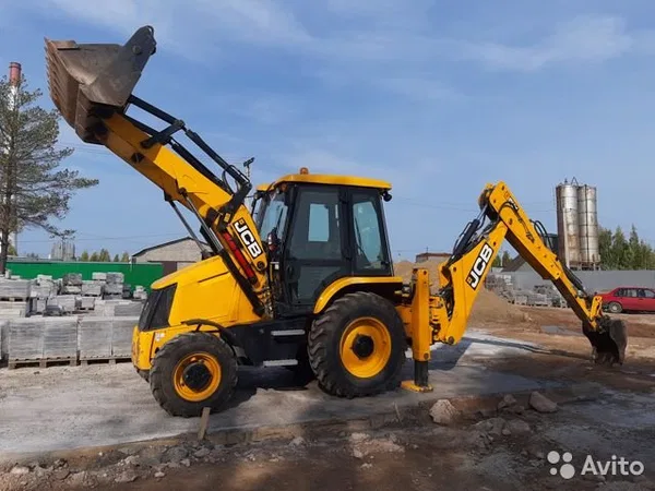 Экскаватор-погрузчик JCB 3CX