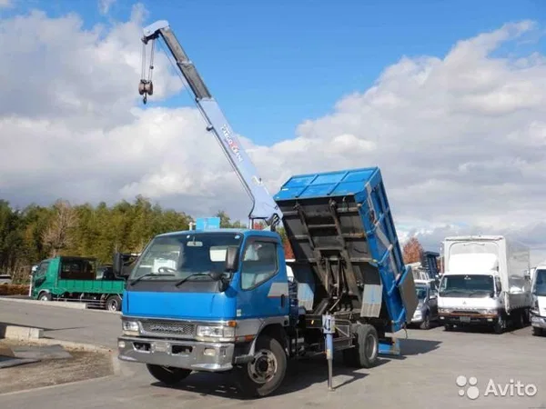 Бортовой грузовик с КМУ Mitsubishi Fuso Canter