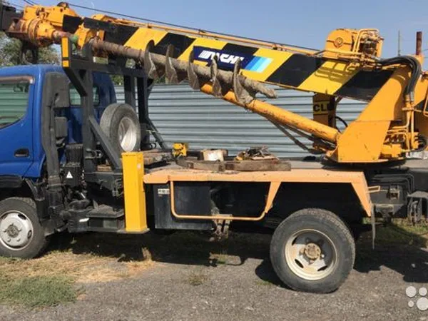 Бурильно-крановая машина Aichi на шасси HINO