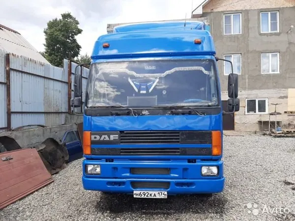 Тентованный грузовик DAF 75