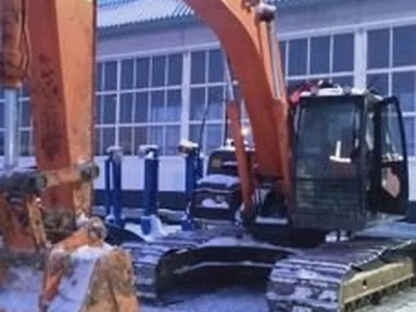 Гусеничный экскаватор Hitachi ZX240LC-3