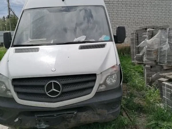 Цельнометаллический фургон Mercedes-Benz Sprinter
