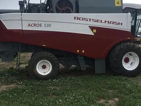 Зерноуборочный комбайн Ростсельмаш ACROS 530