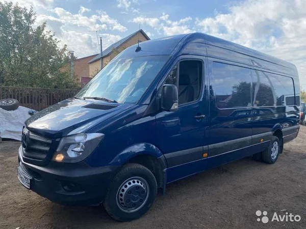 Цельнометаллический фургон Mercedes-Benz Sprinter