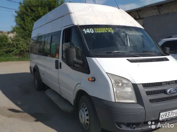 Автобус Ford Transit