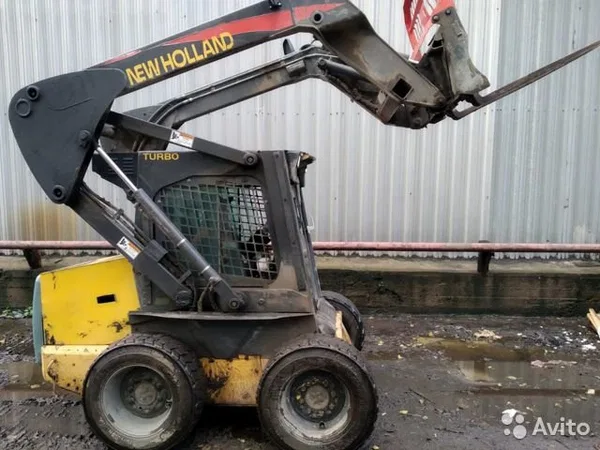Мини-погрузчик New Holland L160
