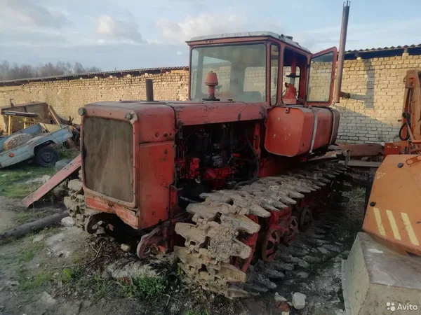 Гусеничный трактор ДТ-75