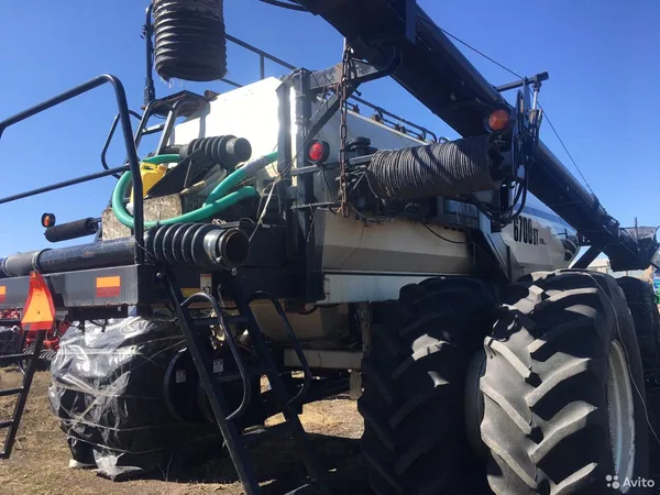 Сеялка Bourgault 8810-62 c Бункером 6700 анкер