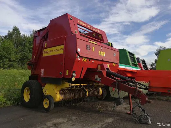 Пресс-подборщик New Holland 640