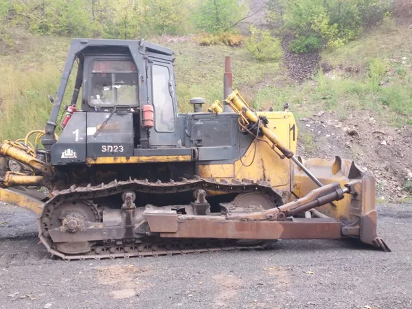 Гусеничный бульдозер Shantui SD23