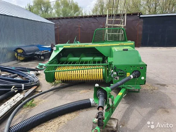 Пресс-подборщик John Deere 349