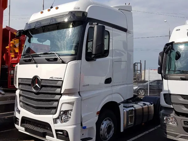Седельный тягач Mercedes-Benz Actros 1845LS