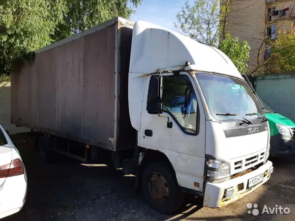 Промтоварный фургон Isuzu NQR 75