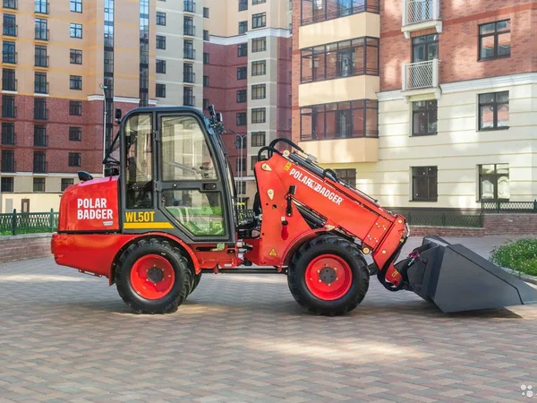 Мини-погрузчик Polar Badger WL50T