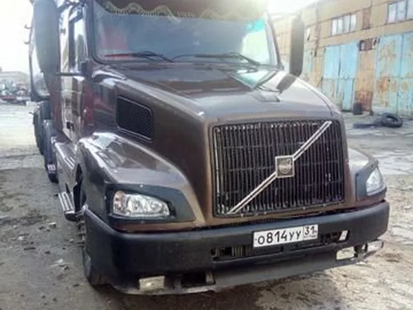 Седельный тягач Volvo VNL