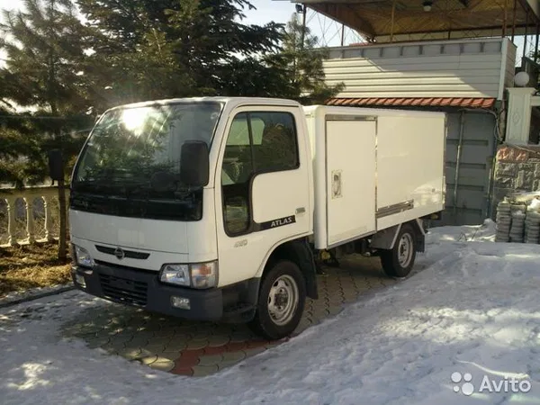 Грузовой фургон Nissan Atlas