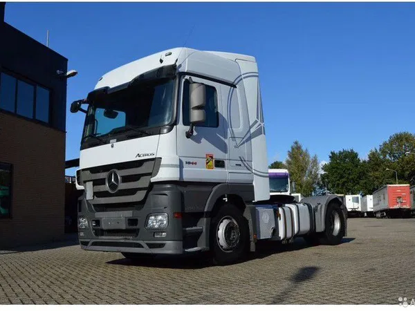 Седельный тягач Mercedes-Benz Actros 1844