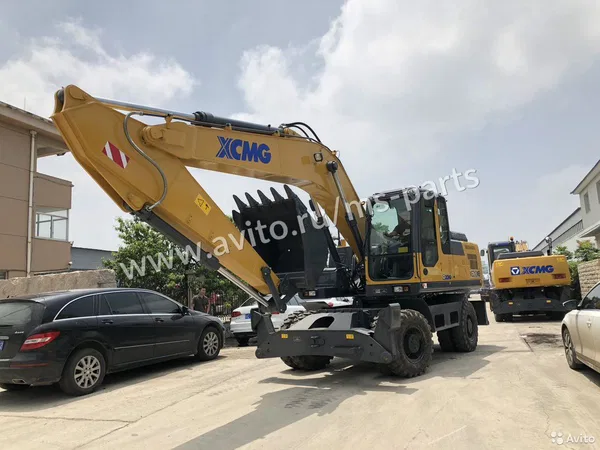 Колесный экскаватор XCMG XE210WB