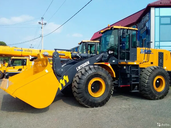 Фронтальный погрузчик XCMG LW700KN