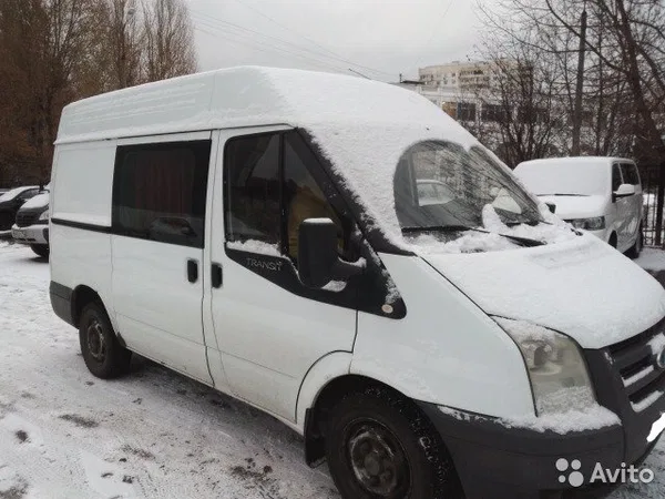 Цельнометаллический фургон Ford Transit