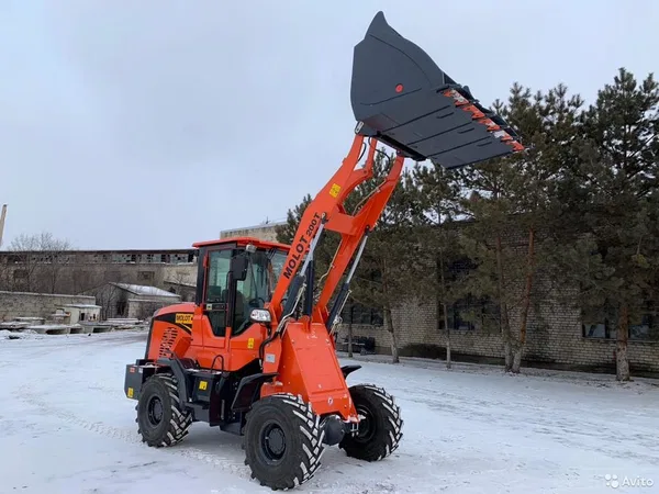Фронтальный погрузчик Molot 200T