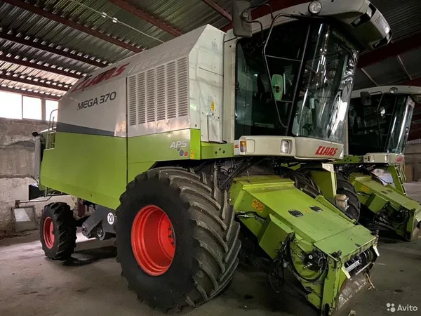 Зерноуборочный комбайн Claas Mega 370