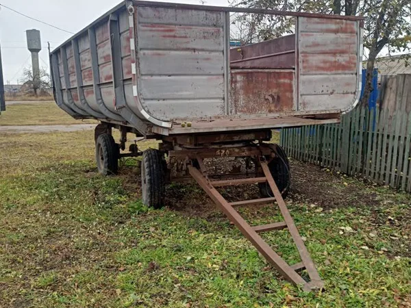 Тракторный прицеп (телега)