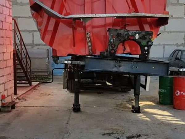 Самосвальный полуприцеп Bodex KIS 3WS2