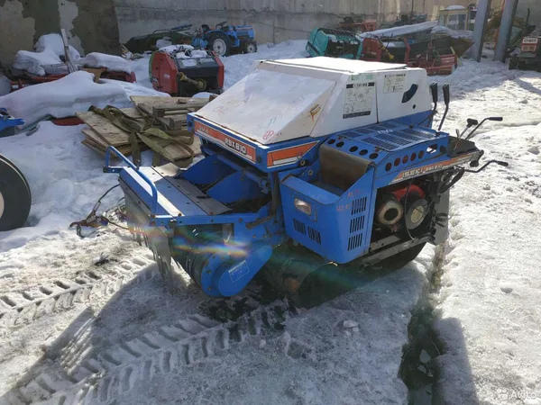 Пресс-подборщик Iseki RBX 810 самоходный