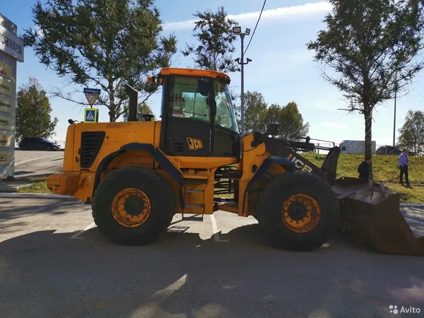 Фронтальный погрузчик JCB 426ZX