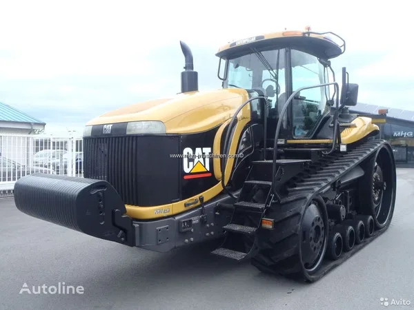 Гусеничный трактор Challenger MT 855
