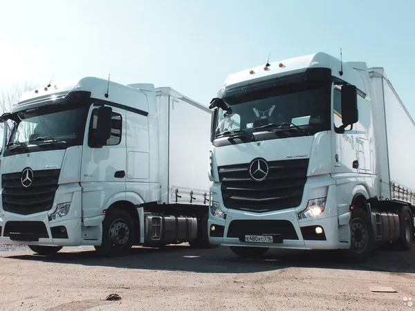 Седельный тягач Mercedes-Benz Actros