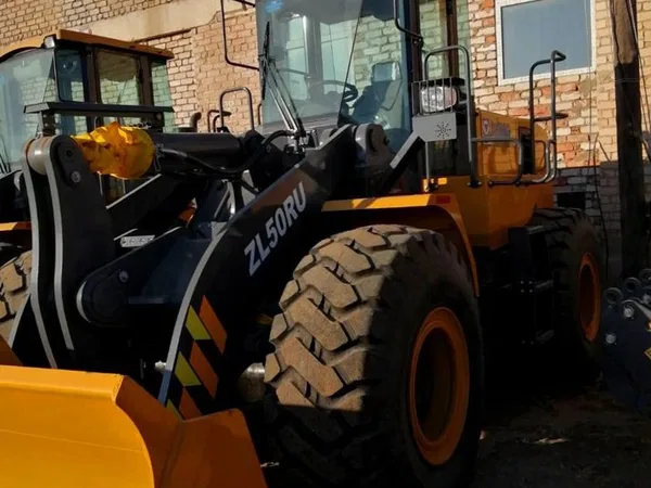 Фронтальный погрузчик XCMG ZL50RU