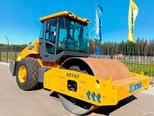 Грунтовый каток XCMG XS143
