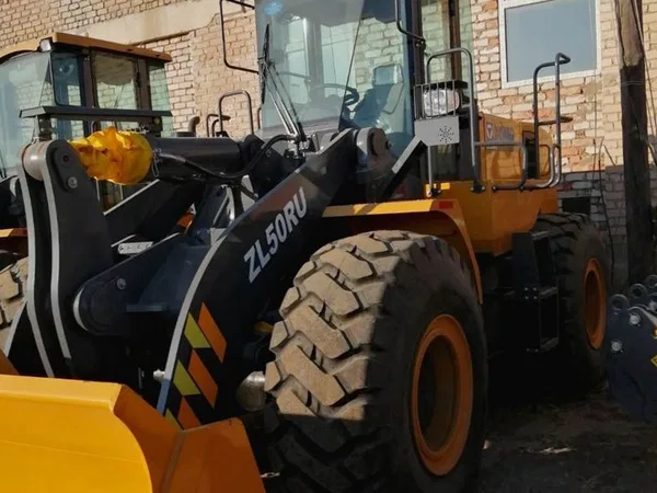 Фронтальный погрузчик XCMG ZL50RU