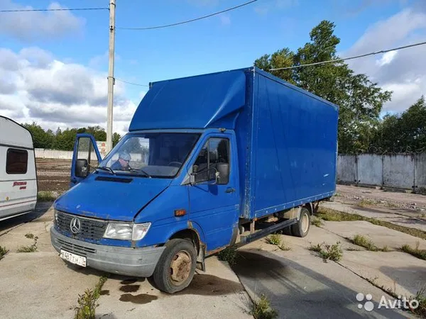 Промтоварный фургон Mercedes-Benz Sprinter 412