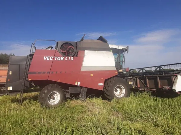 Зерноуборочный комбайн Ростсельмаш VECTOR 410