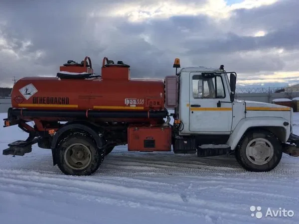 Бензовоз ГАЗ (топливозаправщик)