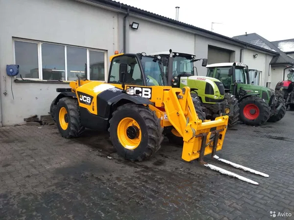 Телескопический погрузчик JCB LOADALL 541-70