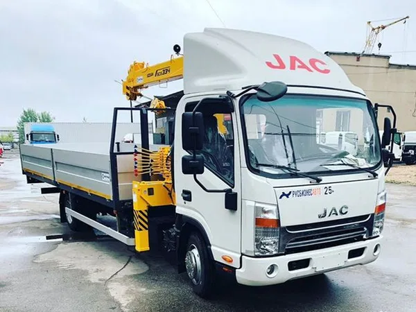 Бортовой грузовик с КМУ JAC N80