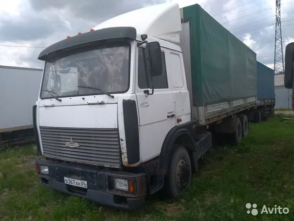 Тентованный грузовик МАЗ 630305