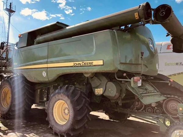 Зерноуборочный комбайн John Deere S 690