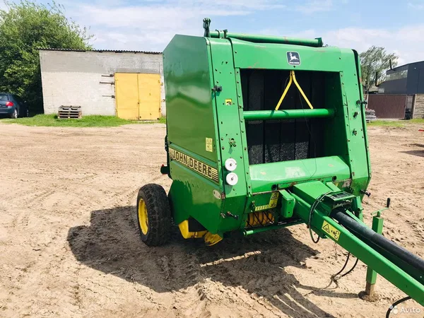 Пресс-подборщик John Deere 570