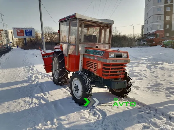 Мини-трактор Kubota ZL1-245 со шнекоротором
