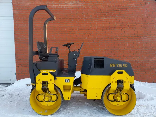 Тротуарный каток Bomag BW135 AD