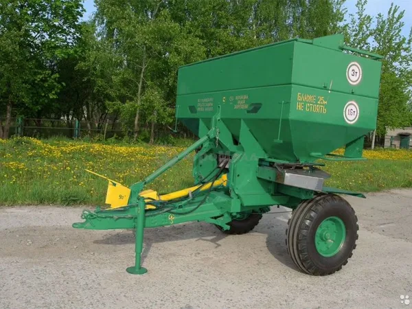 Разбрасыватель удобрений РУ-3000