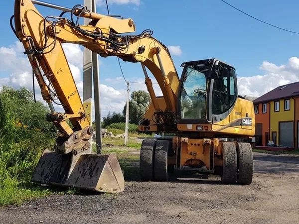 Колесный экскаватор CASE WX145