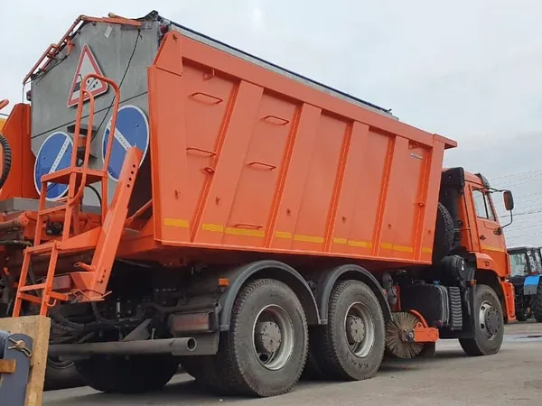 Комбинированная дорожная машина МК-4534 на самосвале КамАЗ 6520-53