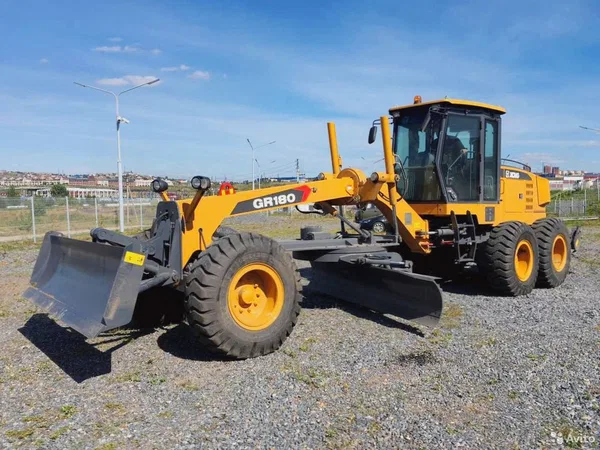 Автогрейдер XCMG GR180