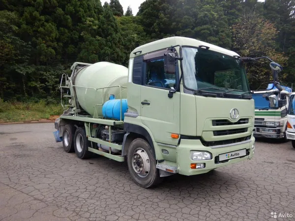 Автобетоносмеситель Nissan UD Truck